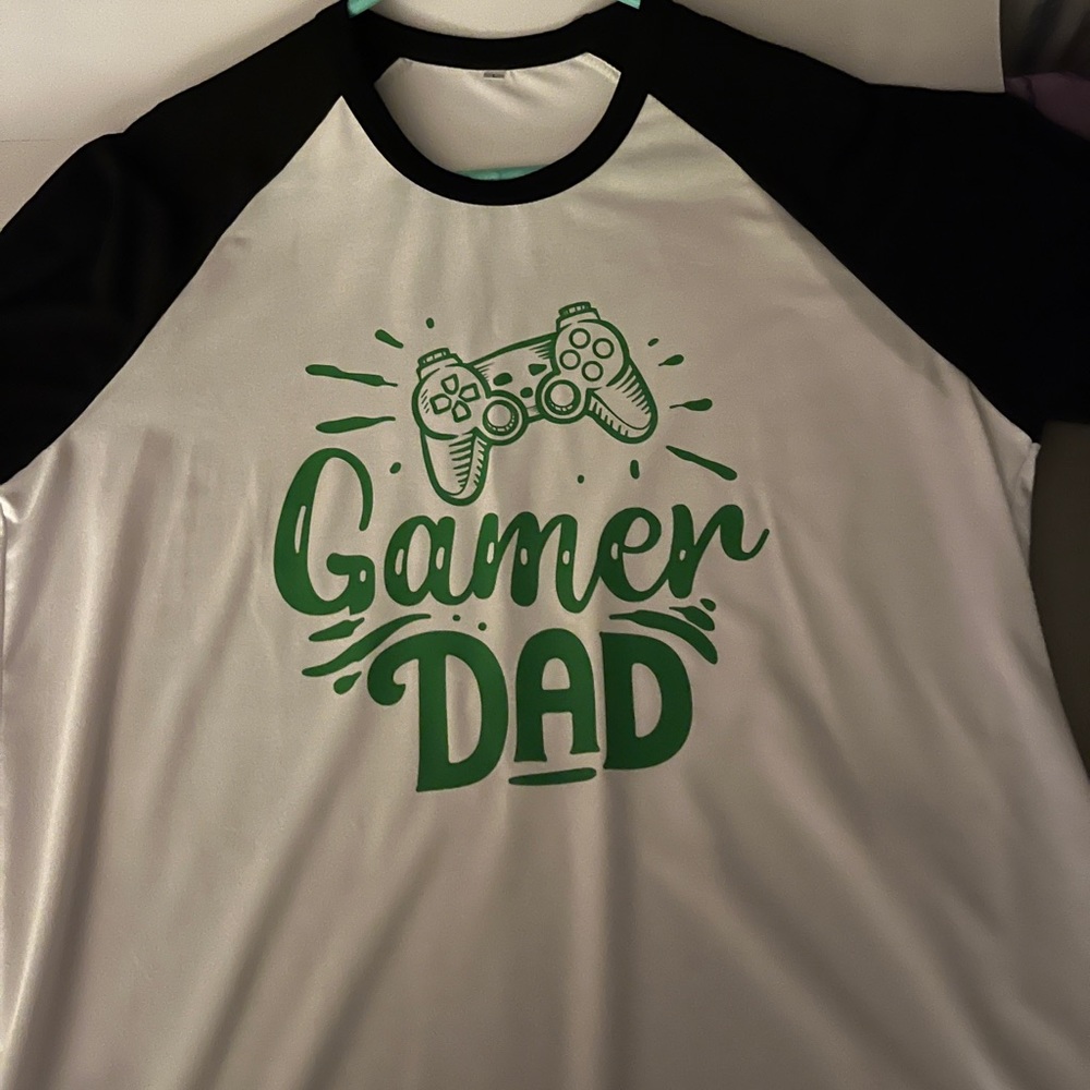 Cricut infusible ink. Custom made design t-shirt. Gamer dad